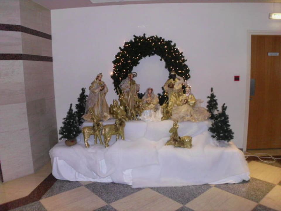 Weihnachtsmotiv Constantinou Bros Athena Royal Beach Hotel