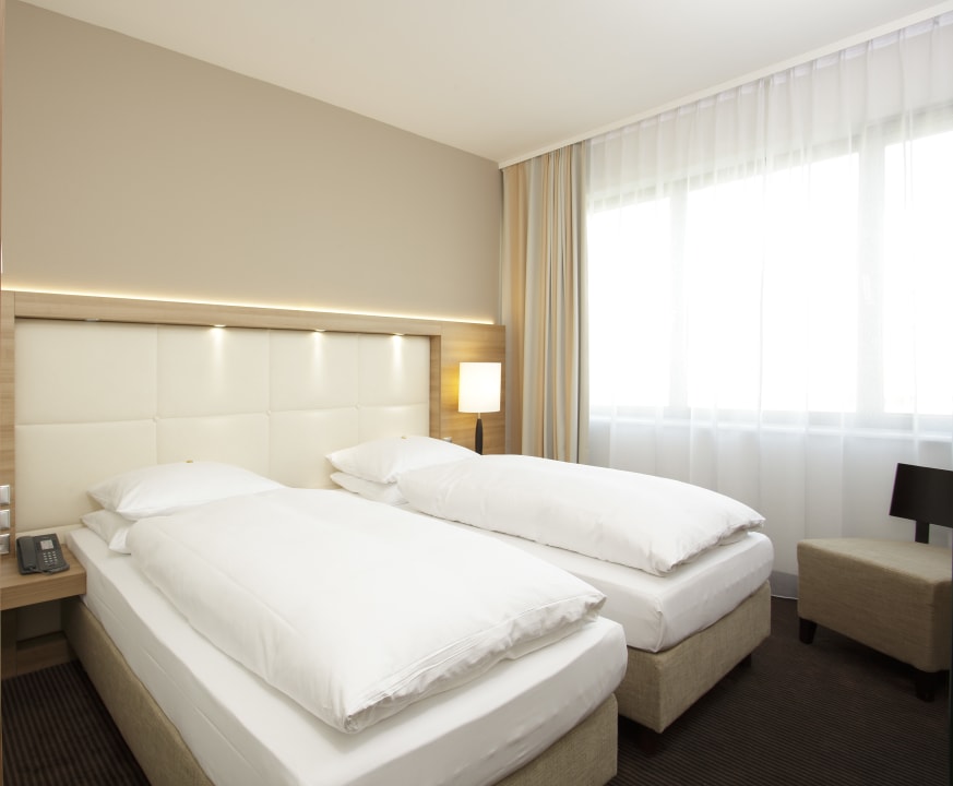 Zimmer H4 Hotel Berlin Alexanderplatz