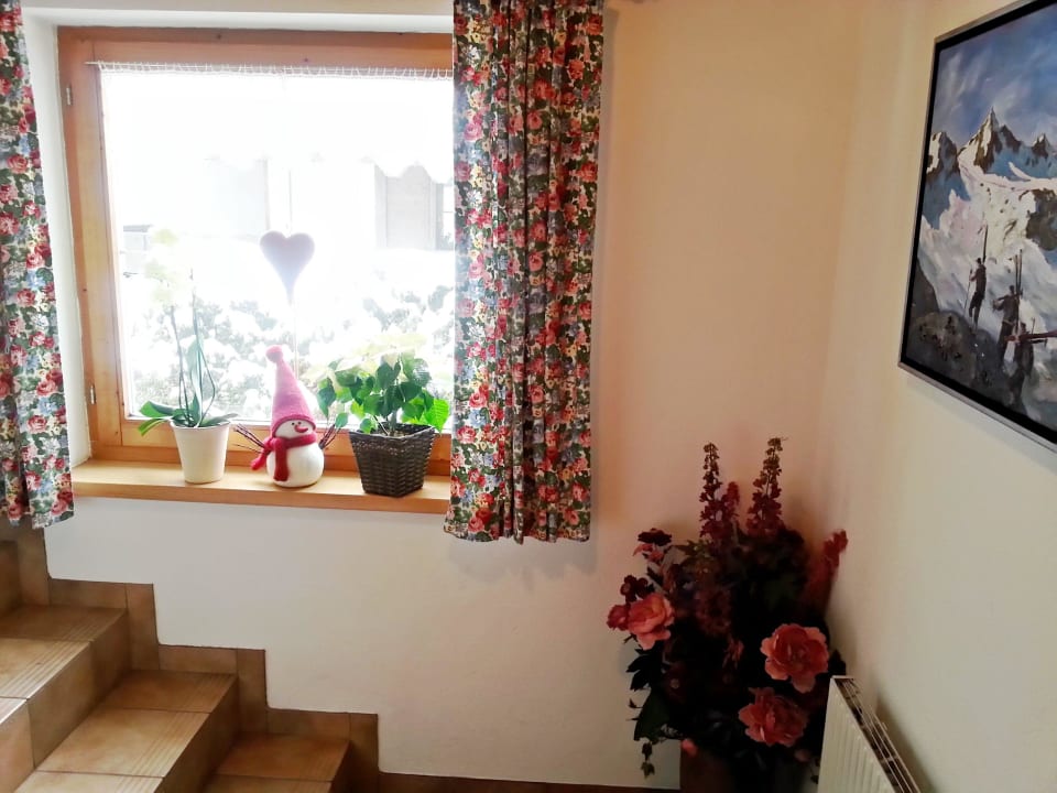 Lobby & Eingang Gästeheim Ribis