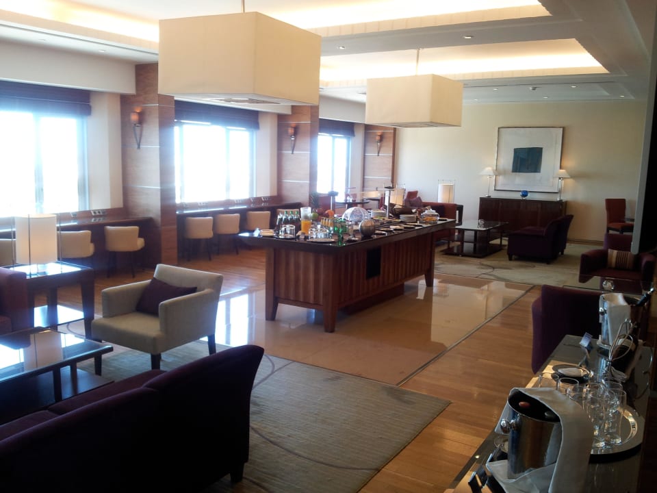Sky-Lounge - Buffet Corinthia Lisbon