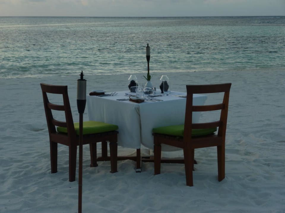 Dinner zu Zweit am Strand Mirihi Island Resort