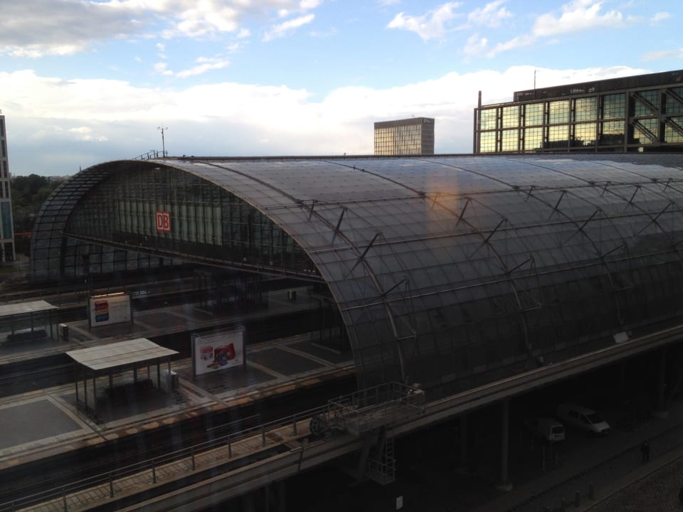 Bahnhof IntercityHotel Berlin Hauptbahnhof