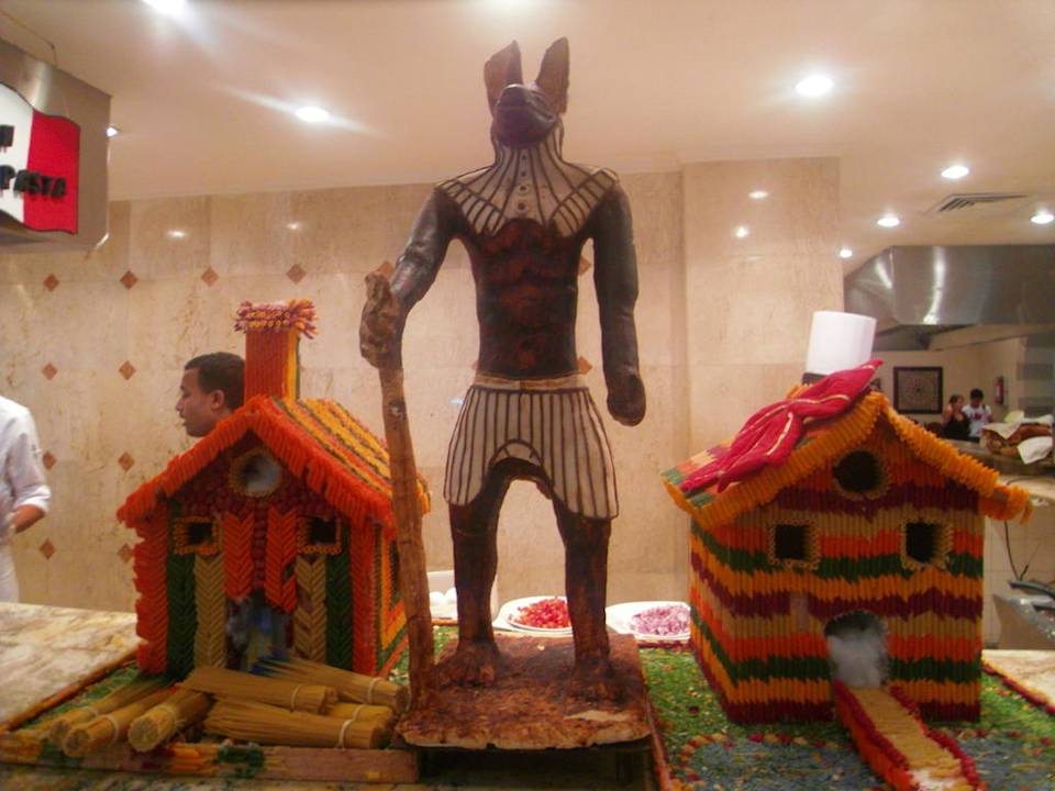 Dekoration Haus aus Nudeln Stella Beach Resort & Spa Makadi Bay