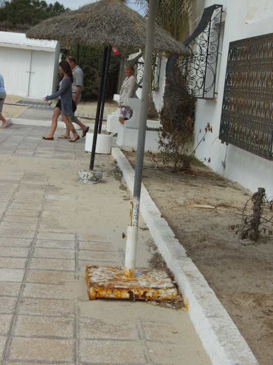 Ein- Ausgangsbereich vom Strand ind 4* Hotel Movie Gate Miramar