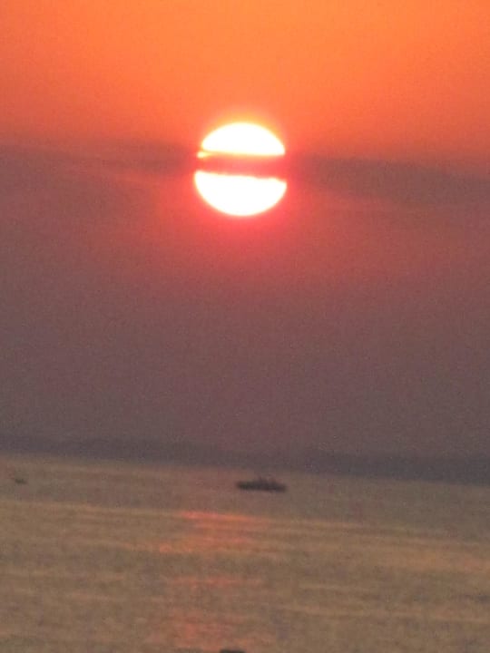 Sonnenuntergang über dem Meer! Side Star Beach