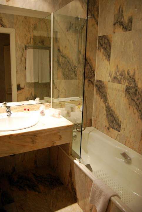 Badezimmer Sallés Hotel Pere IV