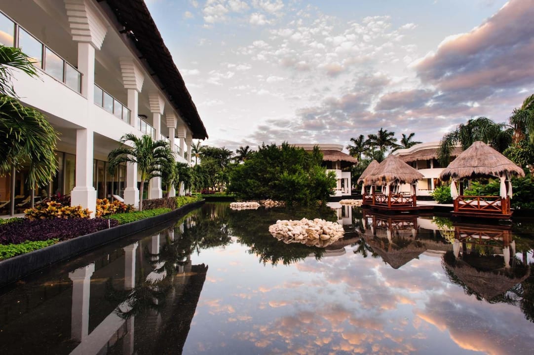 Exterior view Grand Riviera Princess All Suites & Spa Resort