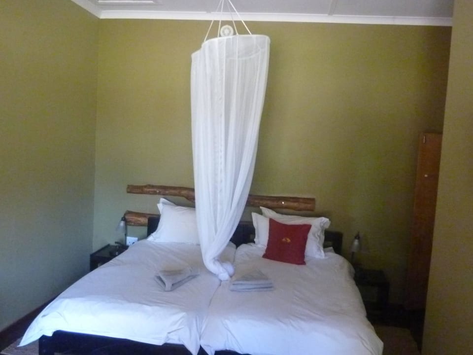 Schlaf mit Mückenschutz Kalahari Anib Lodge