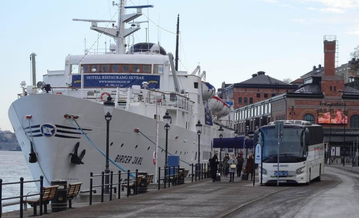 Pier view M/S Birger Jarl Hostel & Hotel