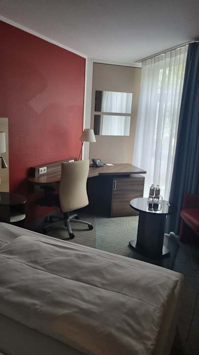 Zimmer H+ Hotel Köln Brühl