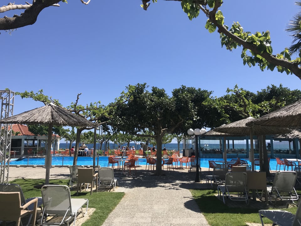 Gartenanlage Corissia Beach Hotel