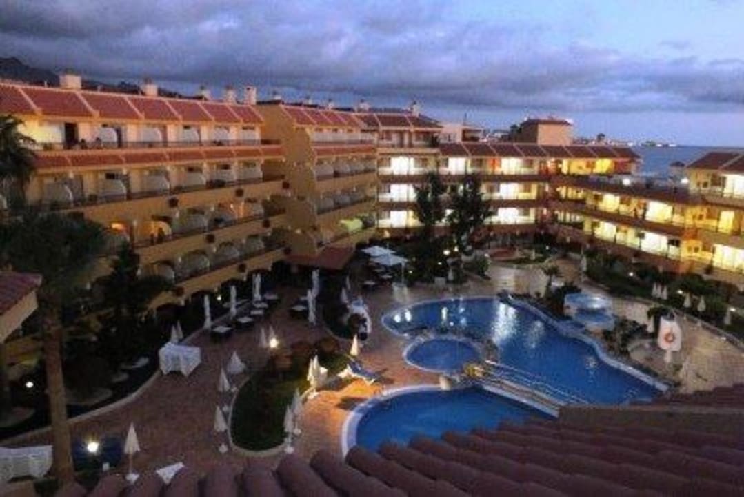 Blick vom Zimmer 450 auf den Innenbereich HOVIMA Jardin Caleta