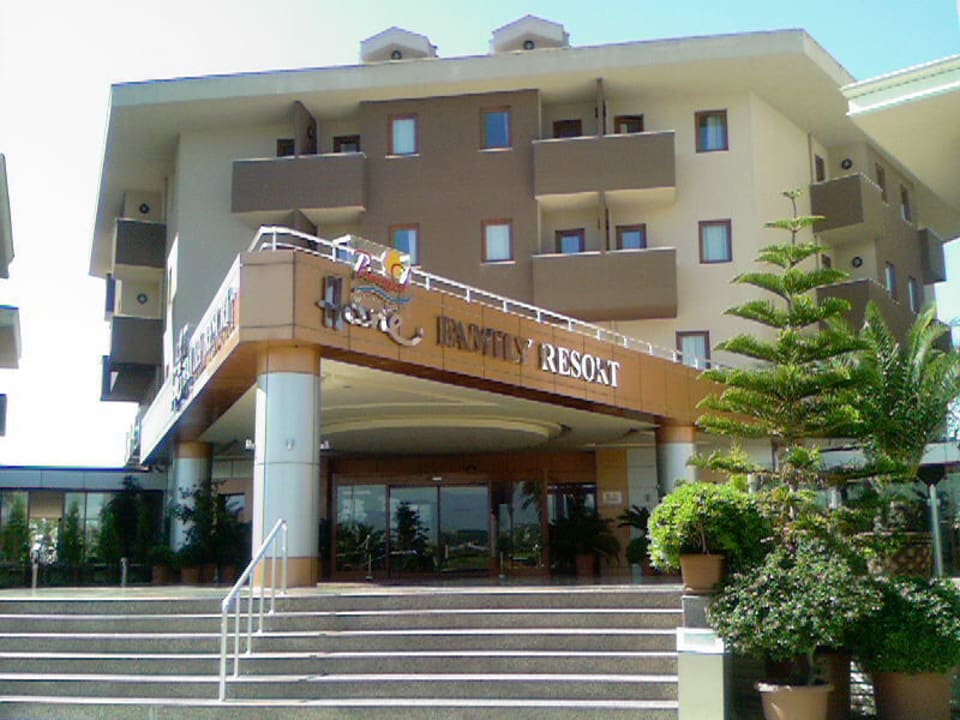 Eingang Hane Family Resort