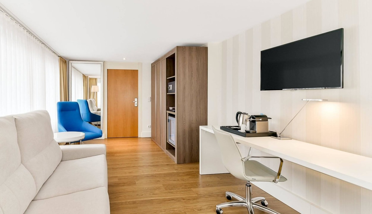 Superior Room - New Style with Terrace Hotel NH Erlangen