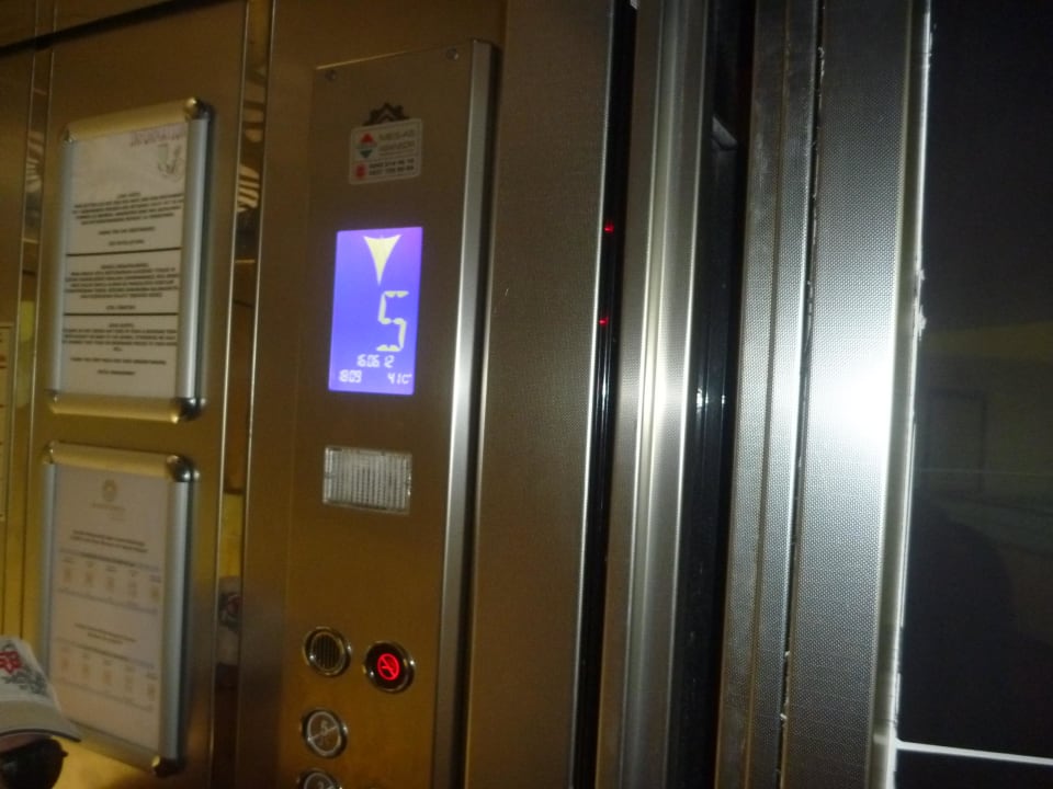 Fahrstuhl oder Grill des Grauens Kırbıyık Resort Hotel - Alanya