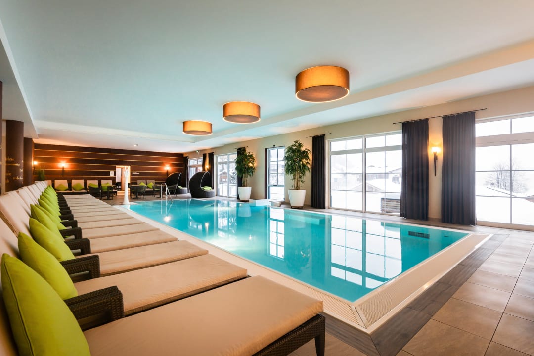 Pool Panoramahotel Oberjoch