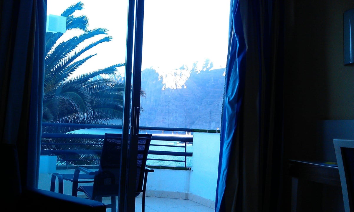 Widok z wnętrza pokoju. Barceló Santiago - Adults Only