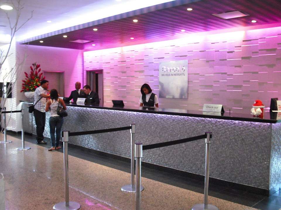 Die Rezeption Barceló Hotel Santo Domingo