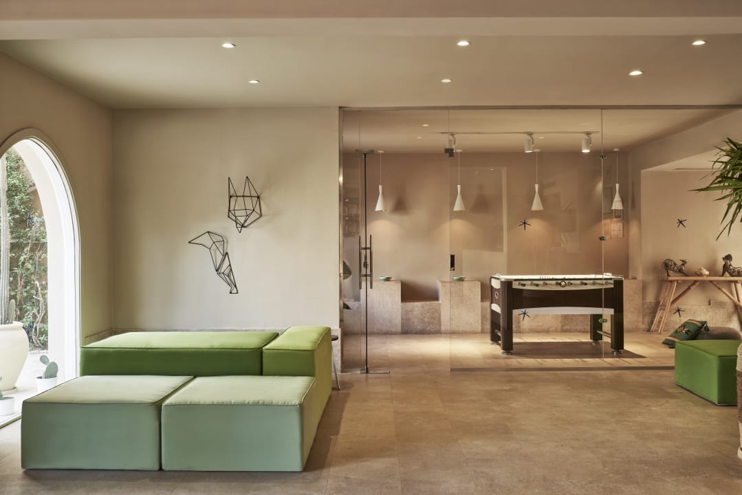 Lobby Captain's Inn Hotel