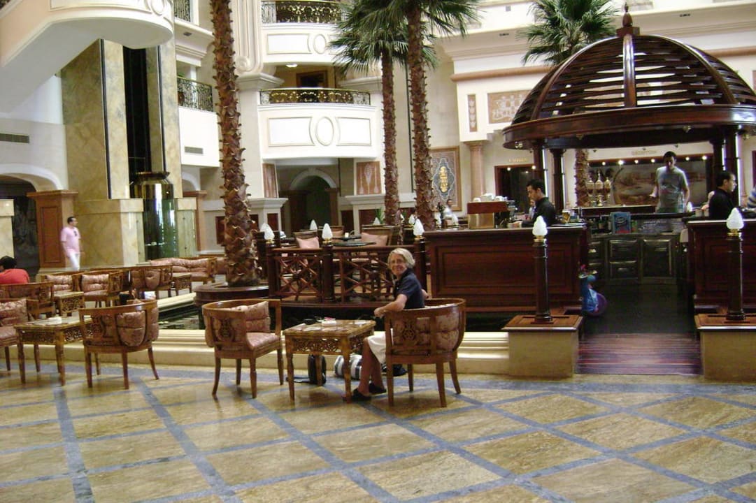 Cappucino in der Lobby Palm Royale Resort - Soma Bay