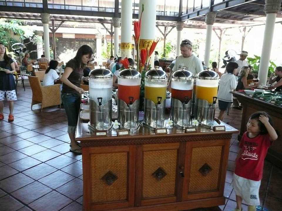 Frühstücksbuffet - Getränketheke Padma Resort Legian