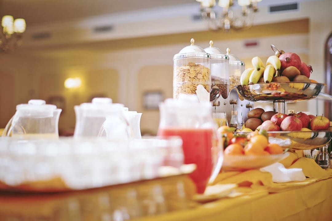 Buffet breakfast Hotel Napoleon