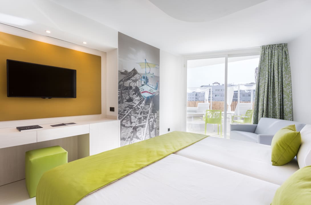 Zimmer The Ibiza Twiins