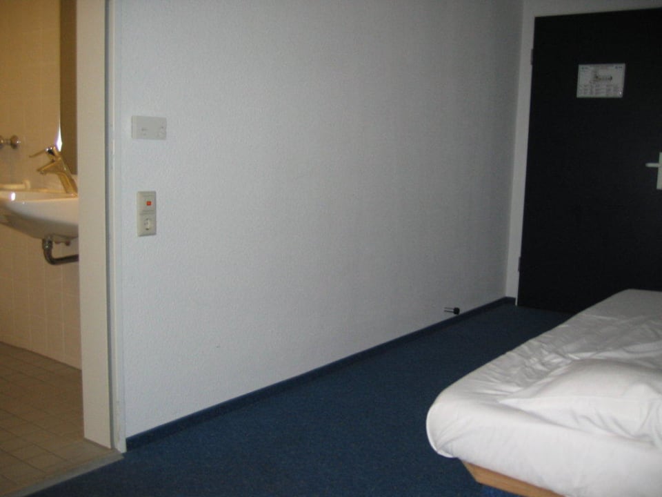 Rollstuhlgerechtes Zimmer ibis budget Berlin City Potsdamer Platz