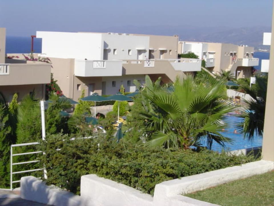 2`ter Pool mit Bungalows Grand Hotel Holiday Resort