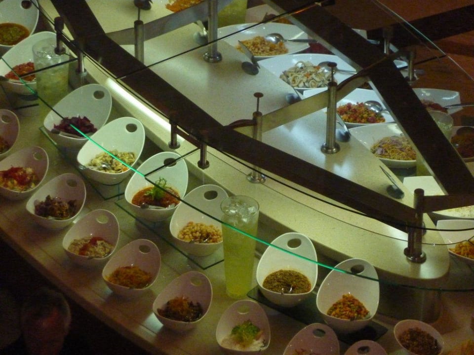 Ein kleiner Teil des Büffets Arum Barut Collection