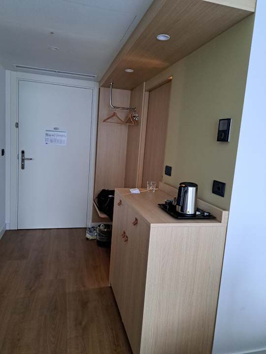 Zimmer Hampton By Hilton Locarno