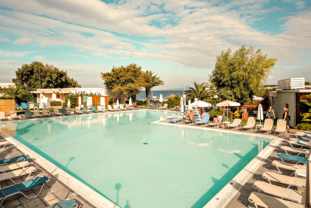 Pool Sol Cosmopolitan Rhodes