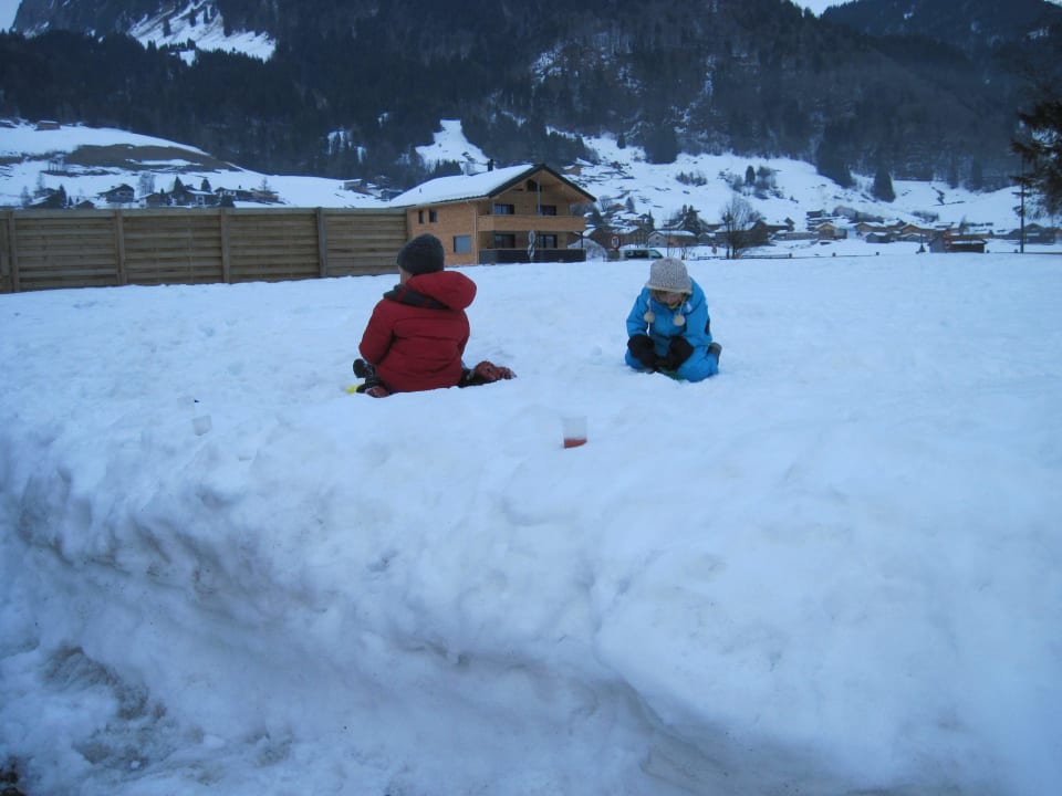 Spielen im Schnee Pension & Ferienwohnung Solaria