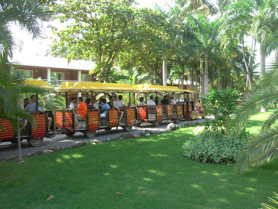 Bimmelbahn Hotel Grand Palladium Palace Resort, Spa & Casino