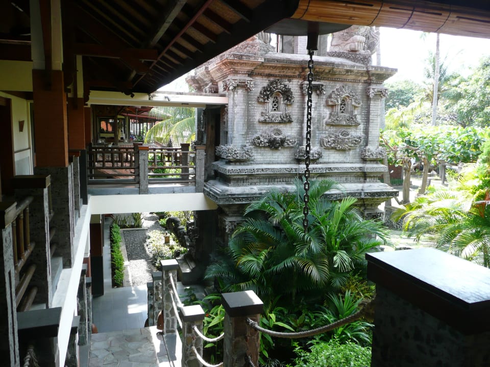 Gänge zu den Zimmern Hotel Nugraha Lovina Seaview Resort & Spa
