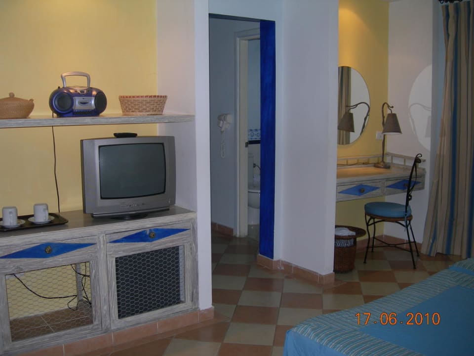 Schlaf- und Wohnzimmer Hotel Playa Pesquero