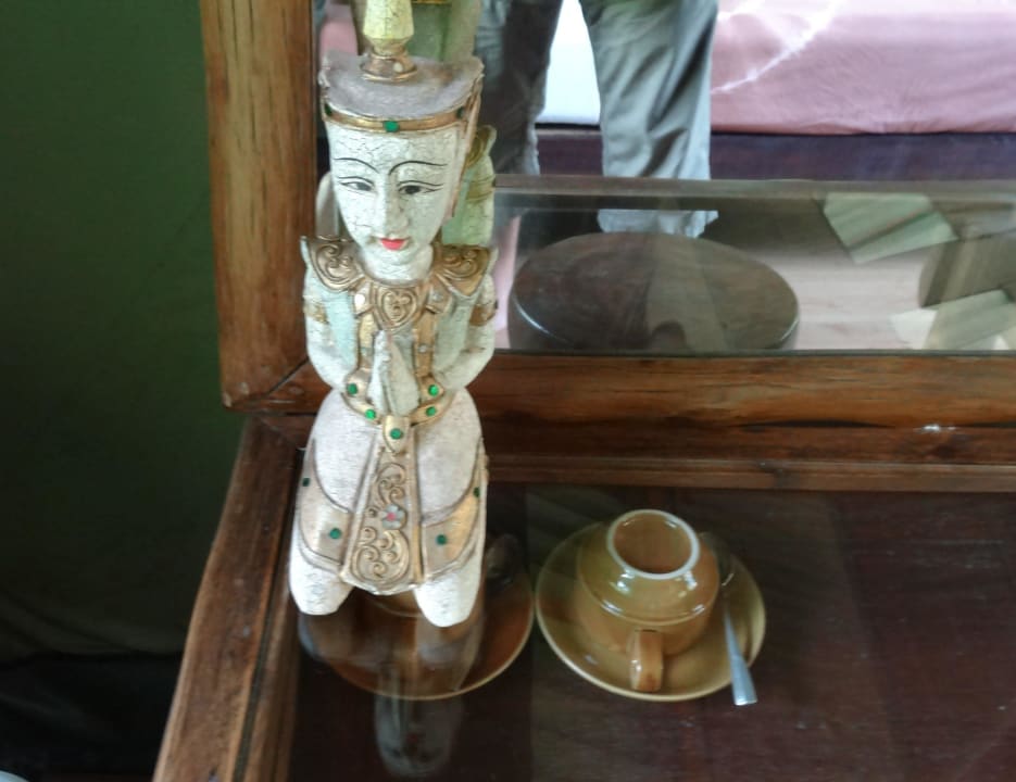 Schöne Dekoration im Zeltinnern Elephant Hills