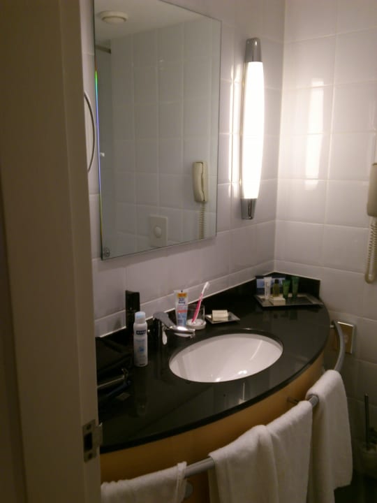 Bad I Hilton Düsseldorf