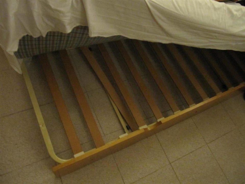 Kinderbett Zimmer 124  Aparthotel Houm Plaza Son Rigo