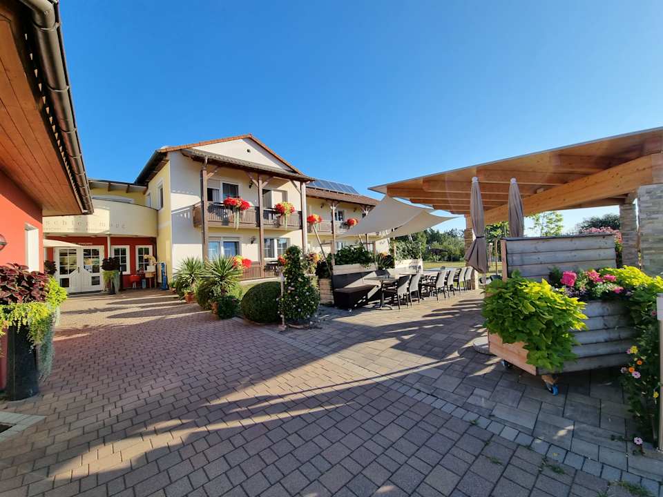 Außenansicht Hotel-Restaurant Teuschler-Mogg