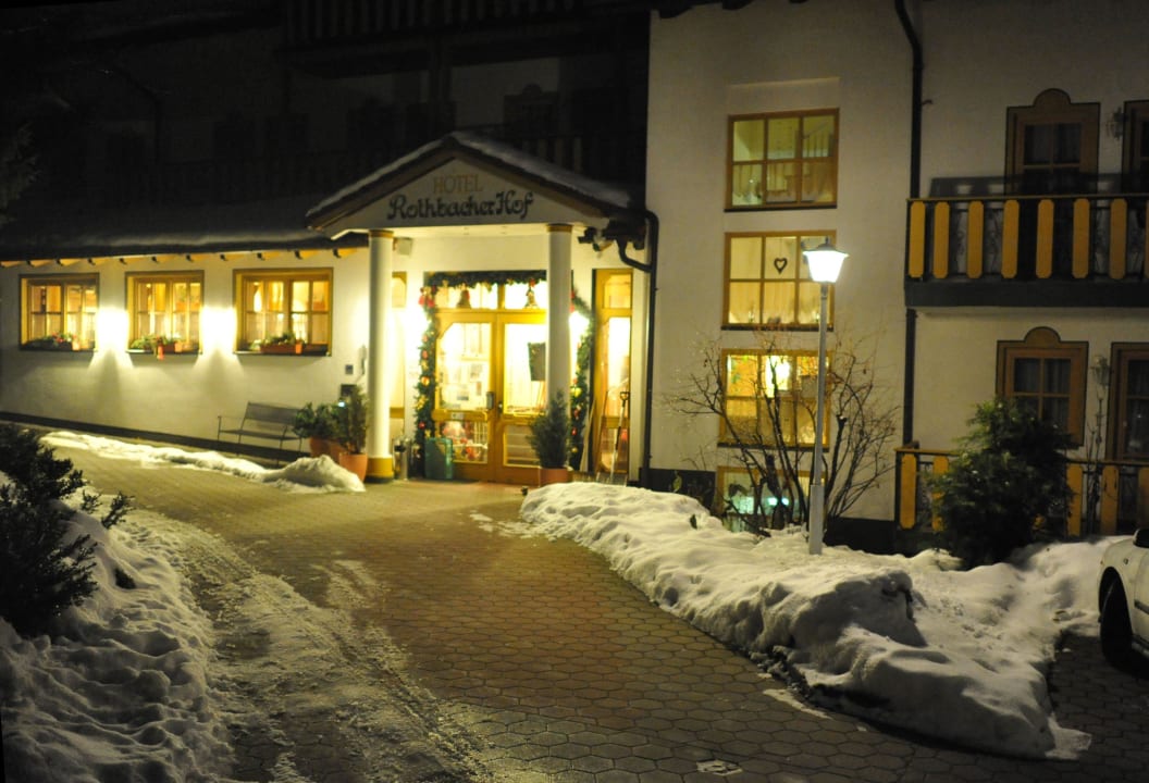 Eingangsbereich bei Nacht Das Arber-Hotel am Rothbach