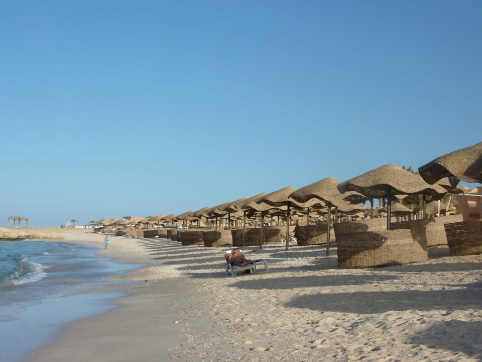 Weitläufiger Strand Radisson Blu Resort, El Quseir