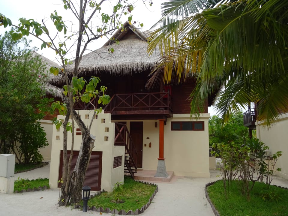 Unser Doppelzimmer von außen Sun Siyam Olhuveli