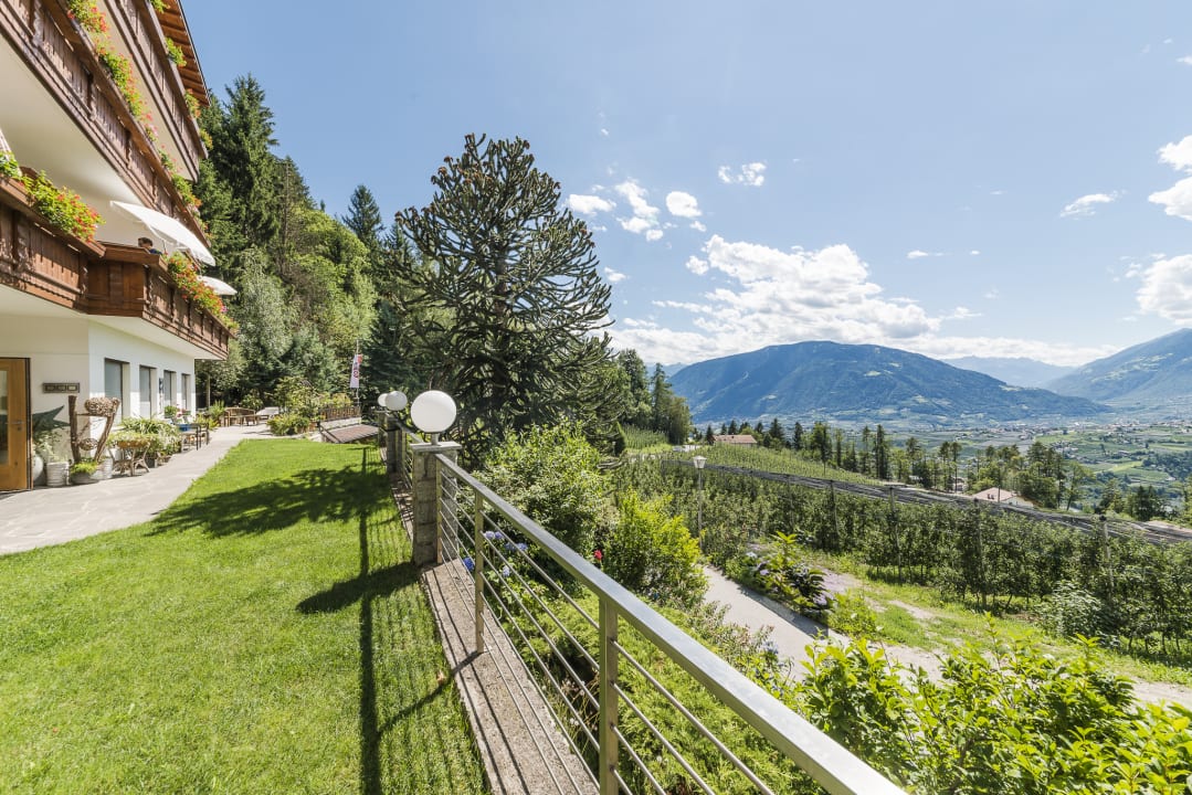 Gartenanlage Pension Hahnenkamm