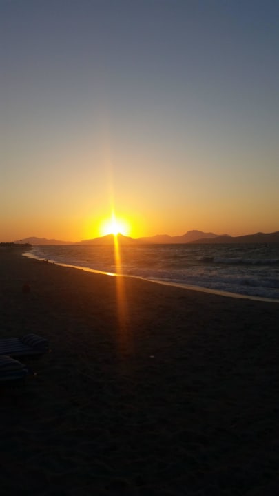 Sonnenuntergang vor dem Hotel Hotel Tigaki Beach