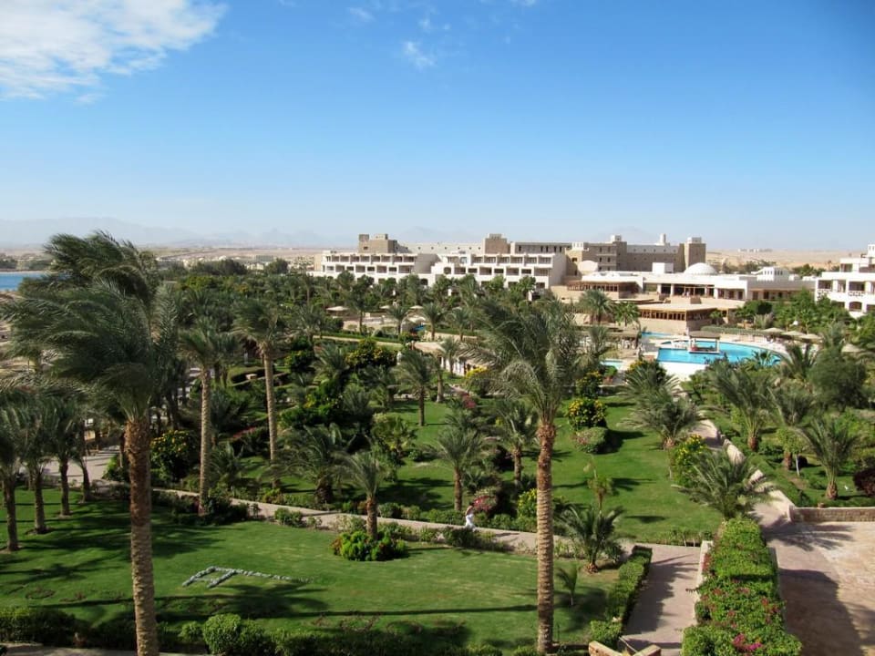 Gartenanlage des Old Wing Fort Arabesque Resort, Spa & Villas