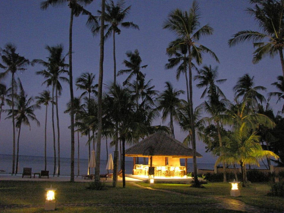 Bar bei Nacht Hotel Kubu Indah Dive & Spa Resort