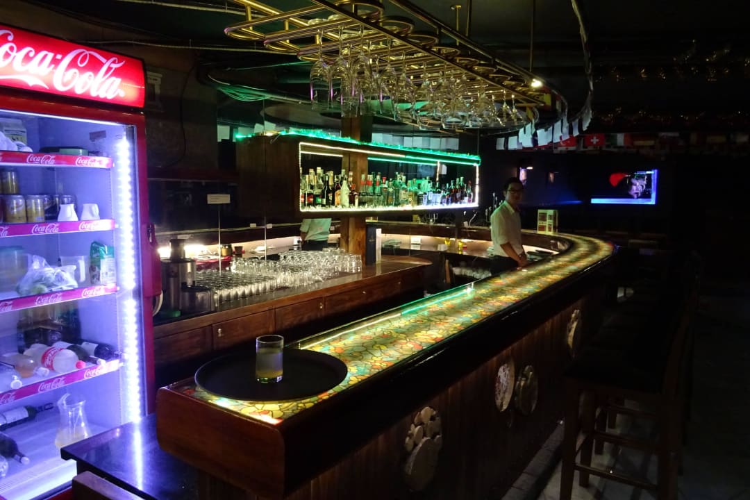 Bar im Keller Vietview Hotel & Spa