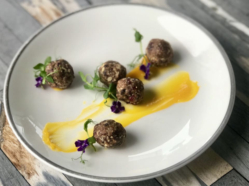 Gastro Amatara Welleisure Resort