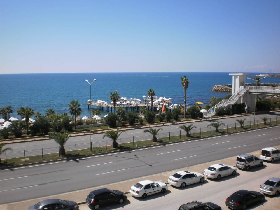 Blick von Hauprestaurant zum Strand Vikingen Infinity Resort & Spa